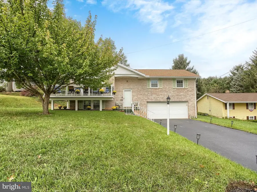 5030 Lilac Ln, Harrisburg, PA 17111 - Image #2