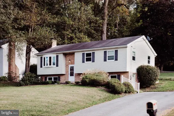 1382 Fox Glenn Dr, HUMMELSTOWN, PA 17036