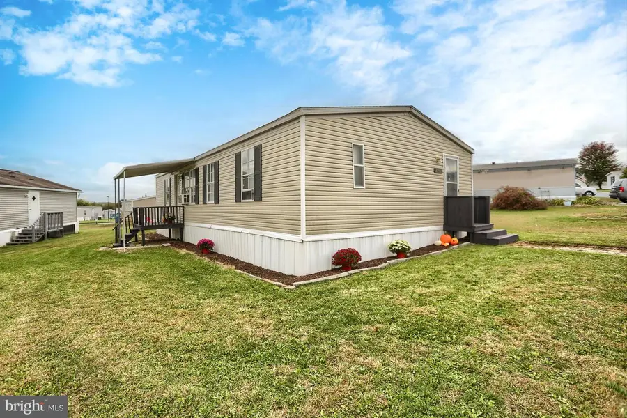 292 Dallas Dr, Grantville, PA 17028 - Image #2