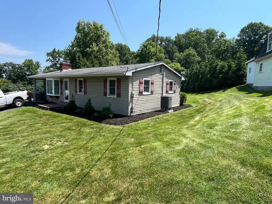 1015 Waltonville Rd, Hummelstown, PA 17036 - Image #2