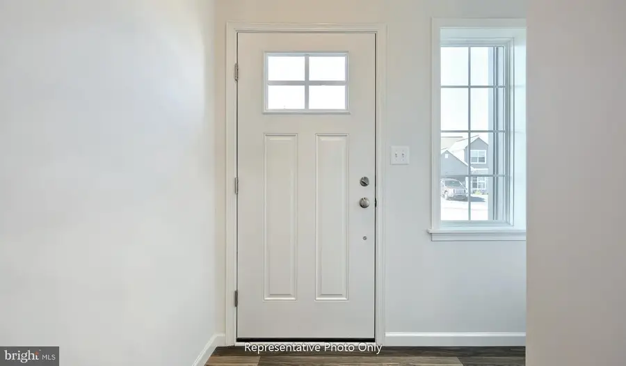 7850 Oak Brook Dr, Harrisburg, PA 17112 - Image #2