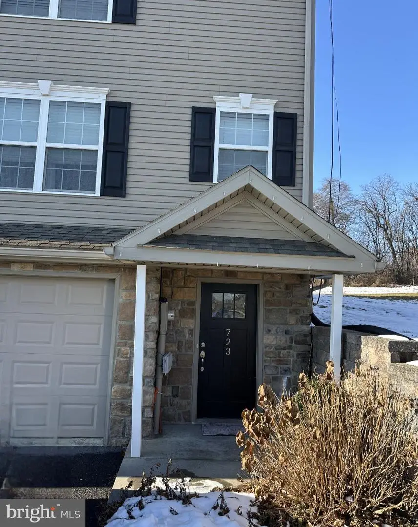 723 Gregs Dr, Harrisburg, PA 17111 - Image #1