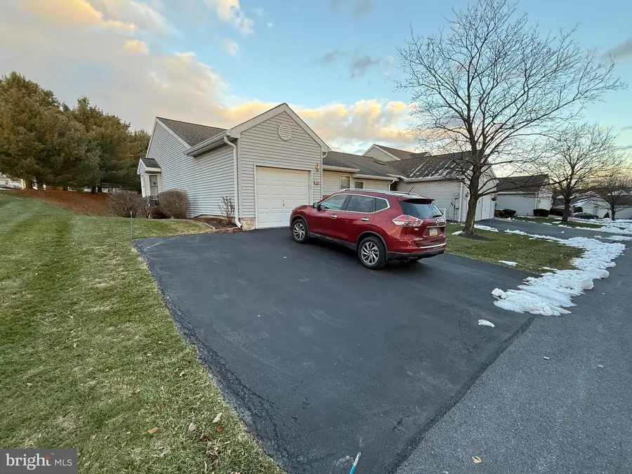 1069 Country Hill Dr, Harrisburg, PA 17111 - Image #2