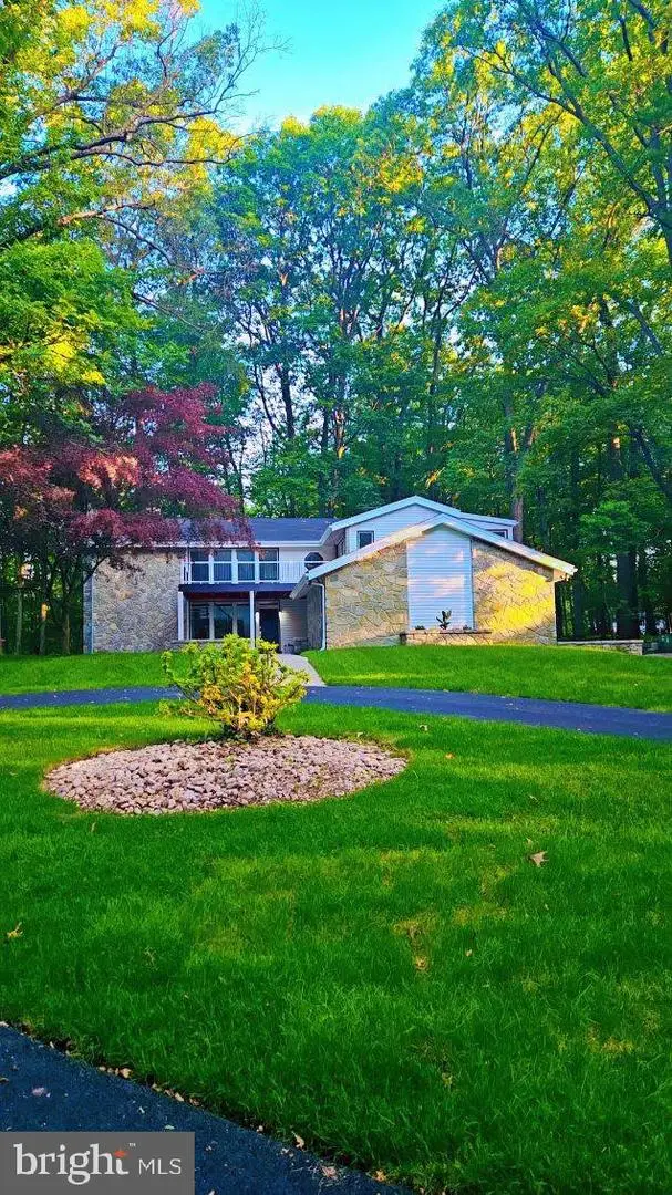 555 Hilltop Rd, Hummelstown, PA 17036 - Image #1