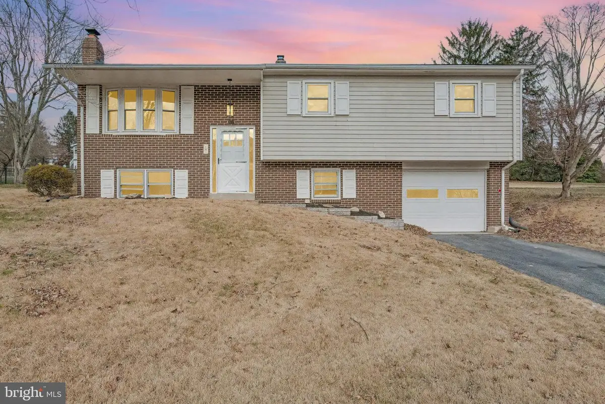 404 Erdman Dr, Dauphin, PA 17018 - Image #1