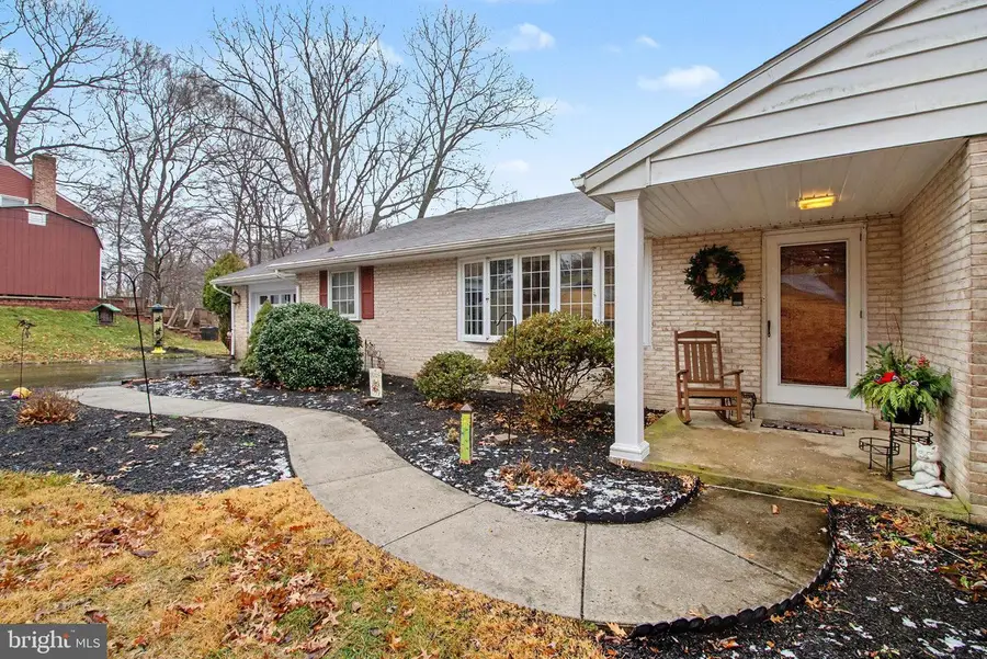 1517 Woodcrest Cir, Harrisburg, PA 17112 - Image #3