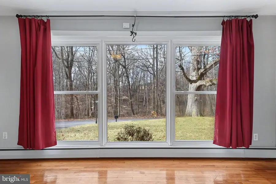 730 Shady Dr, Harrisburg, PA 17111 - #2