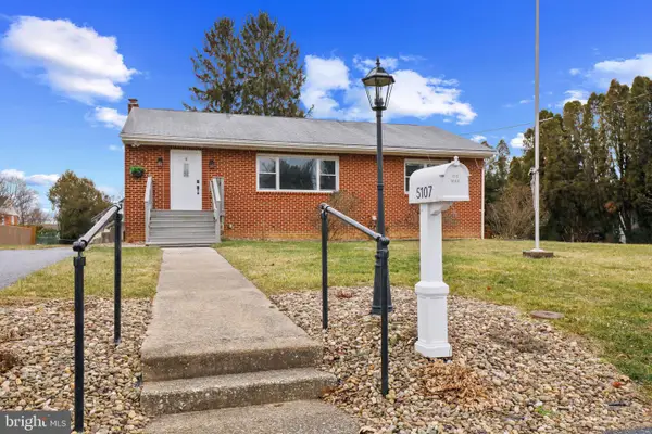 5107 Sunset Dr, HARRISBURG, PA 17112