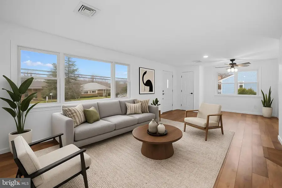 5107 Sunset Dr, Harrisburg, PA 17112 - Image #2