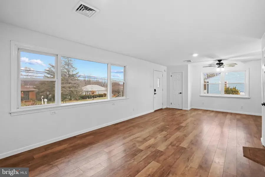 5107 Sunset Dr, Harrisburg, PA 17112 - Image #3