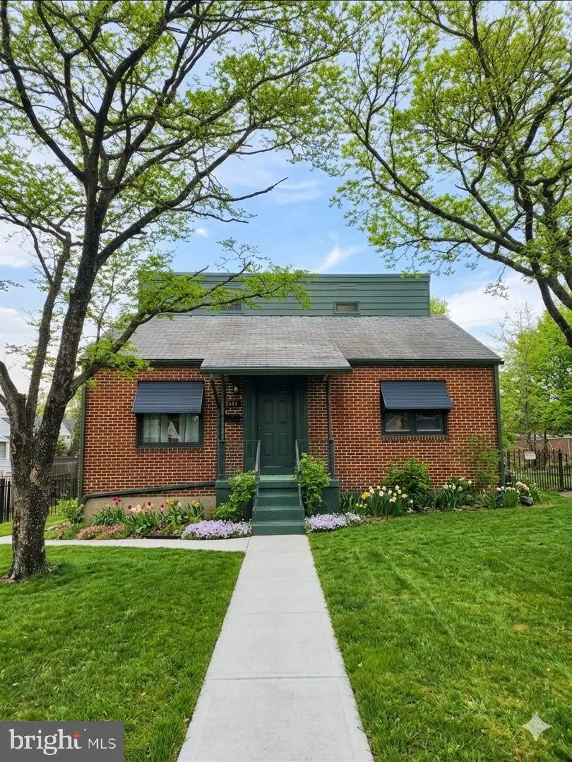 6351 Huntingdon St, Harrisburg, PA 17111 - #1