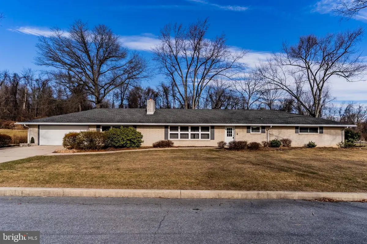 5380 Wilshire Rd, Harrisburg, PA 17112 - Image #1