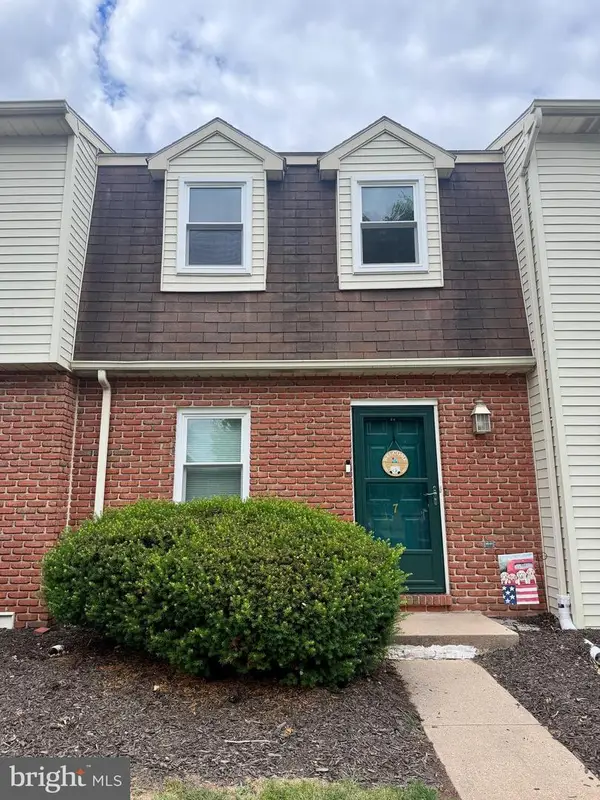 7 Garden Ct, ELIZABETHTOWN, PA 17022