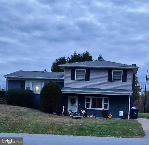 7040 Terrann Dr, HARRISBURG, PA 17112