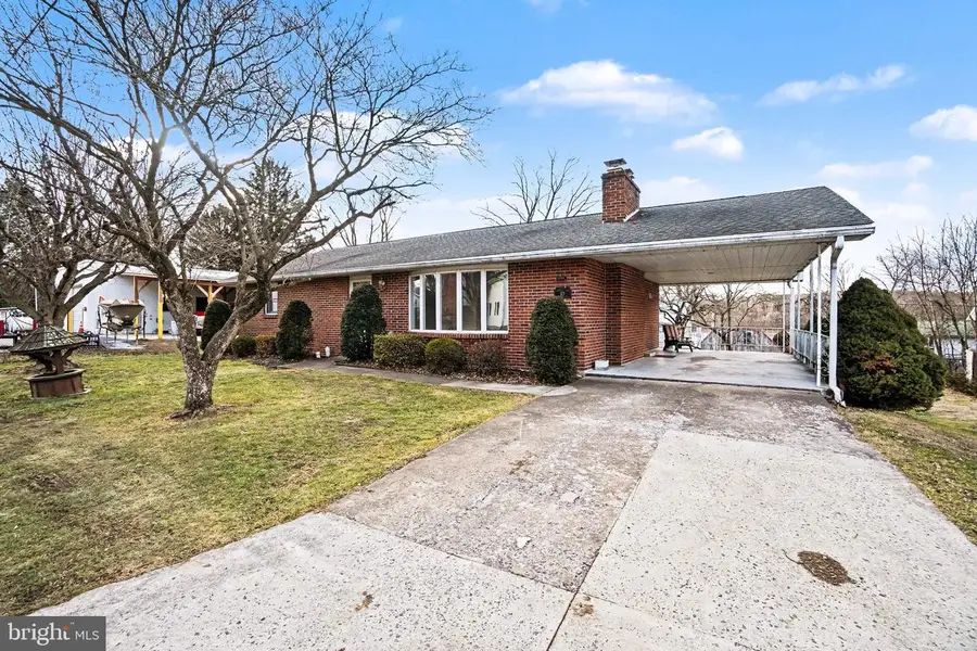 105 Chestnut Aly, Halifax, PA 17032 - Image #2