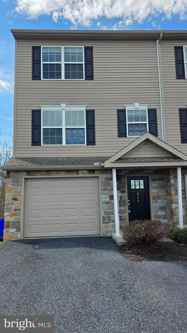 817 Gregs Dr, Harrisburg, PA 17111 - #1