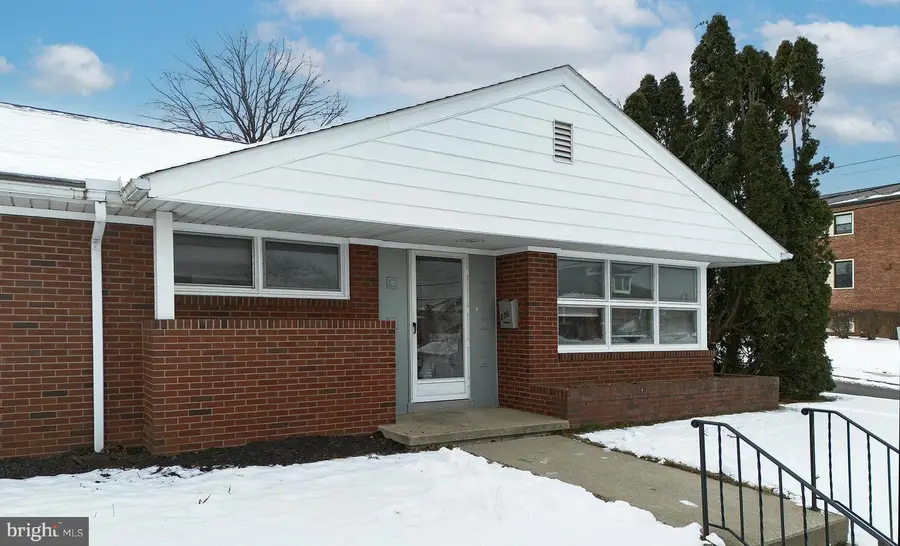 236 W Granada Ave, Hershey, PA 17033 - Image #2