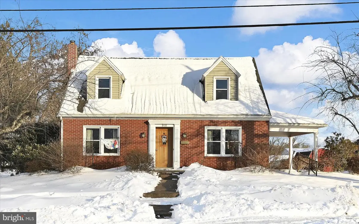 910 Deatrich Ave, Middletown, PA 17057 - #1