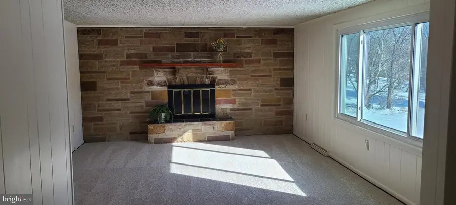 1111 Fairmont Dr, Harrisburg, PA 17112 - Image #2