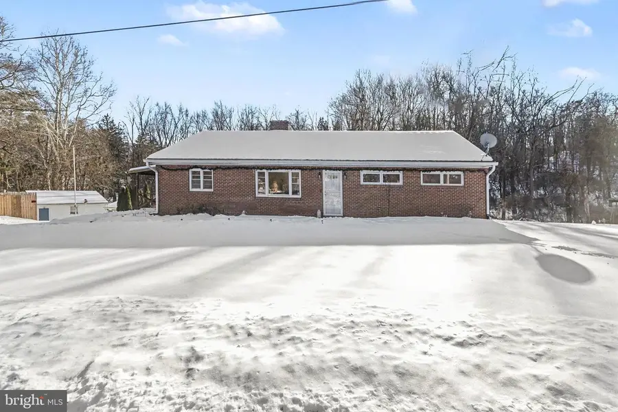 908 Red Hill Rd, Dauphin, PA 17018 - #2