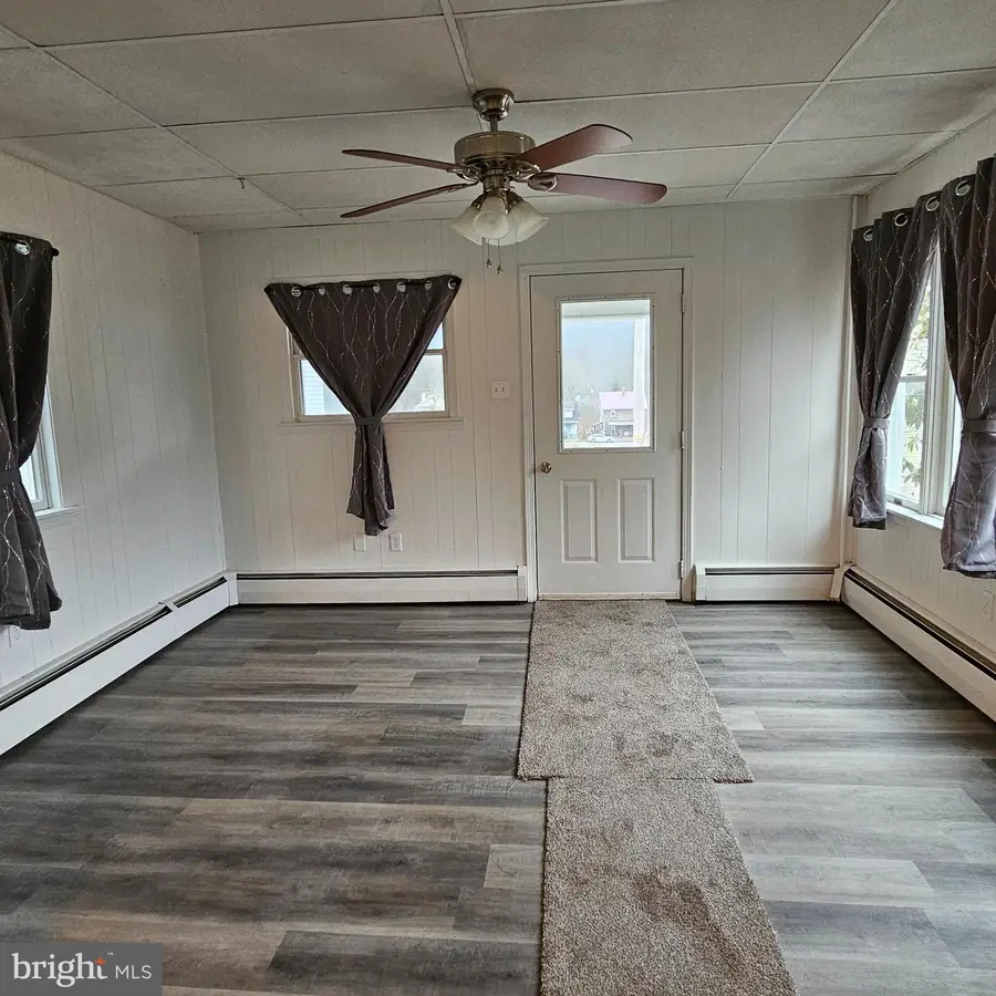 426 Center St, Lykens, PA 17048 - #3