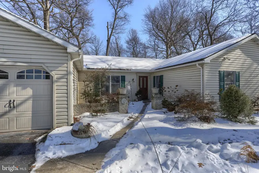 905 Ebenezer Rd, Middletown, PA 17057 - #2