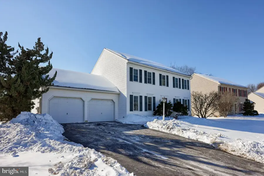 2124 Southpoint Dr, Hummelstown, PA 17036 - Image #2