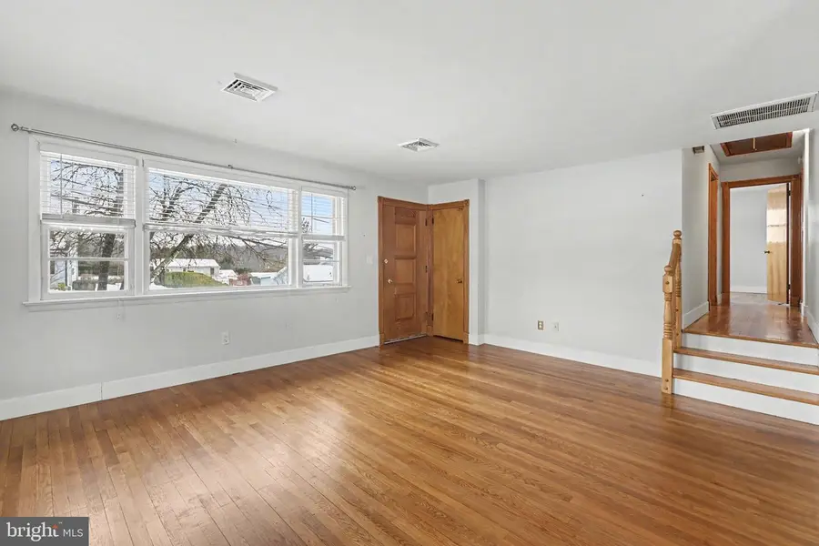 909 Sunnyside Rd, Hummelstown, PA 17036 - #3