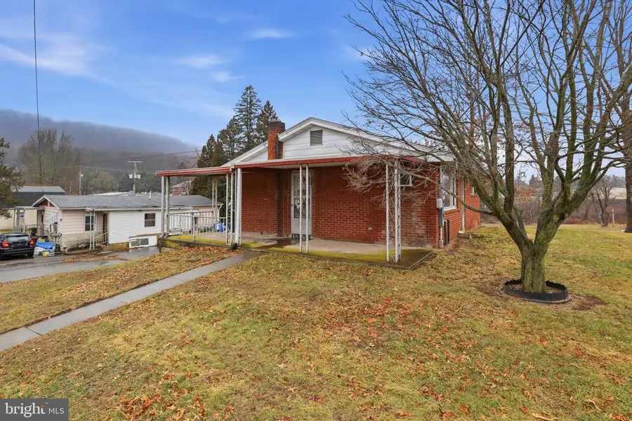 142 Smith Ave, Elizabethville, PA 17023 - #2