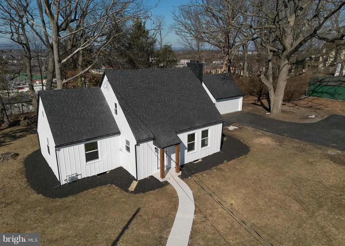 8050 Chambers Hill Rd, Harrisburg, PA 17111 - #1