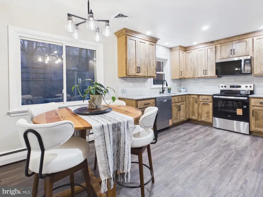 815 Twin Oaks Dr, Hummelstown, PA 17036 - #2