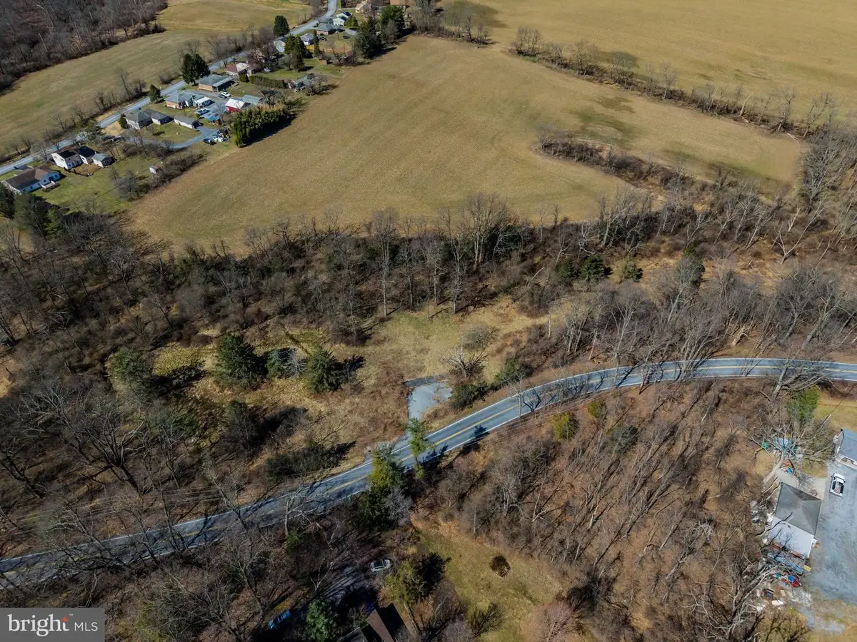 728 Piketown Rd, Harrisburg, PA 17112 - #1