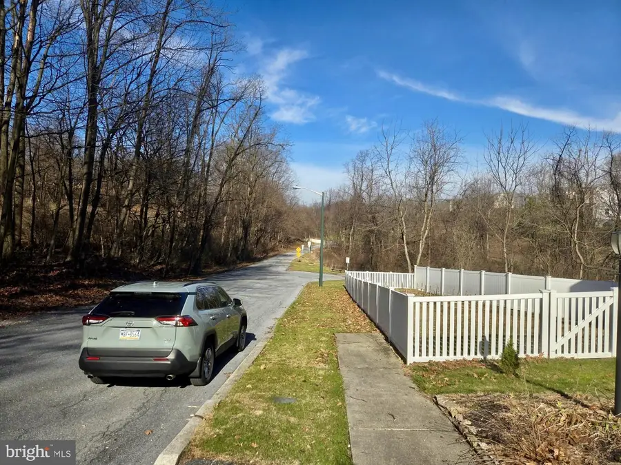 576 Kelker St, Oberlin, PA 17113 - #2