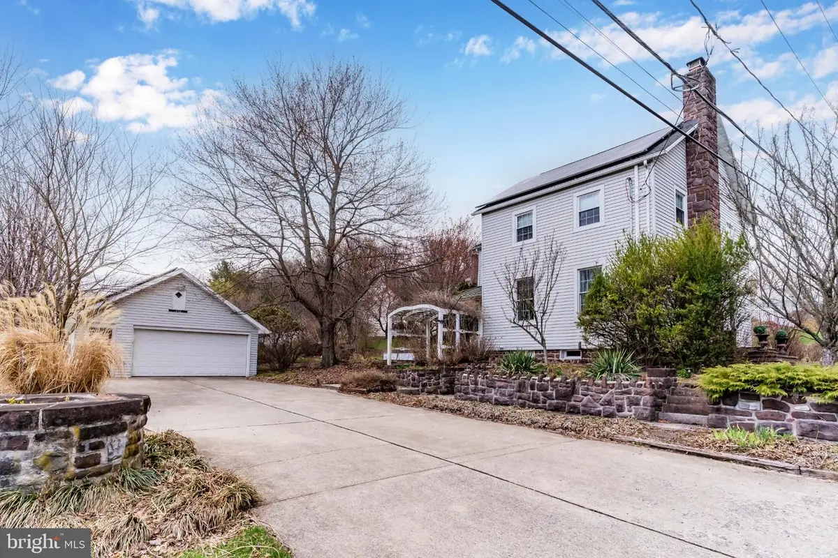 872 Waltonville Rd, Hummelstown, PA 17036 - #1