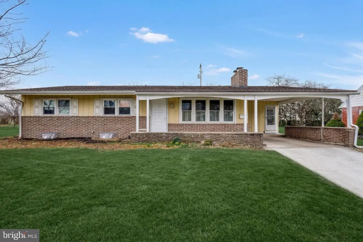 4605 Oxford Rd, Harrisburg, PA 17109 - #1