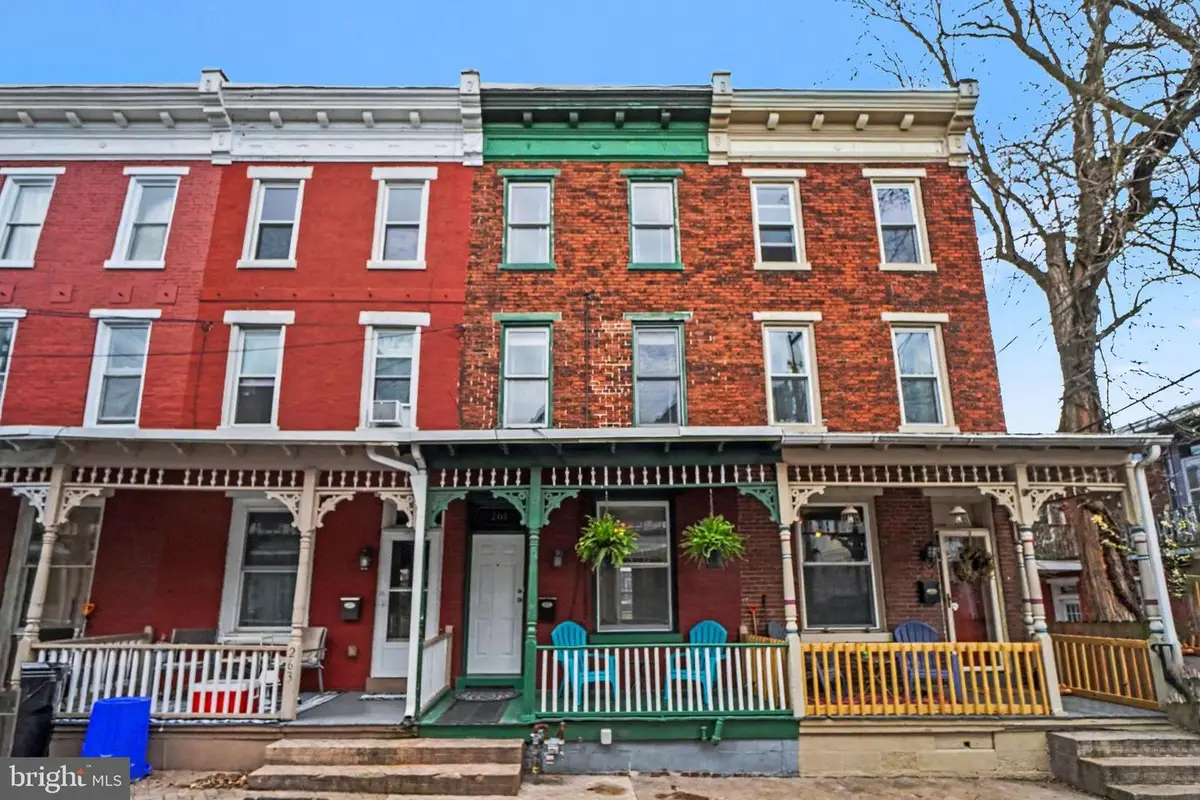 261 Delaware St, Harrisburg, PA 17102 - #1