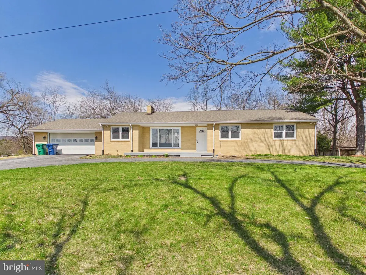 6030 Restview Dr, Harrisburg, PA 17112 - #1