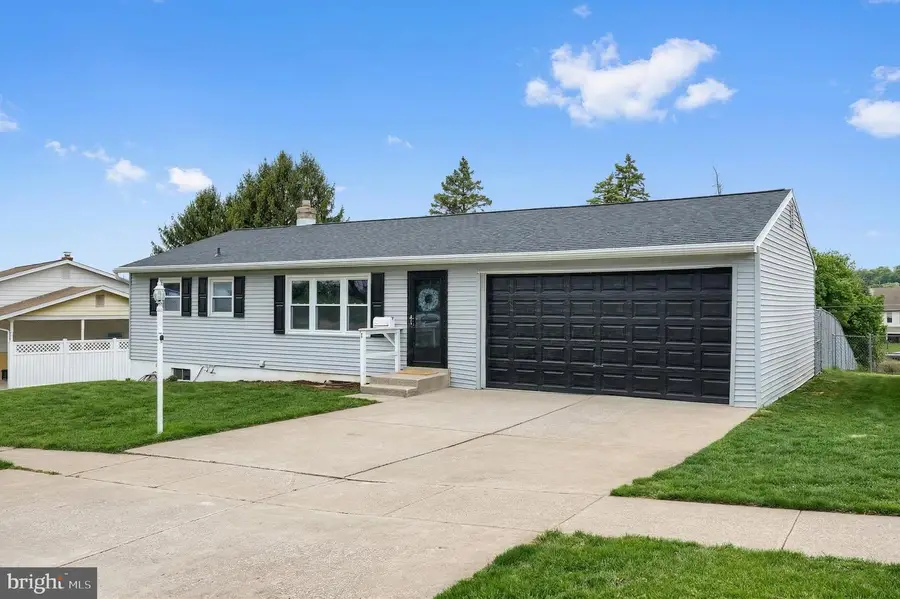 11 Faye Rd, Middletown, PA 17057 - #2