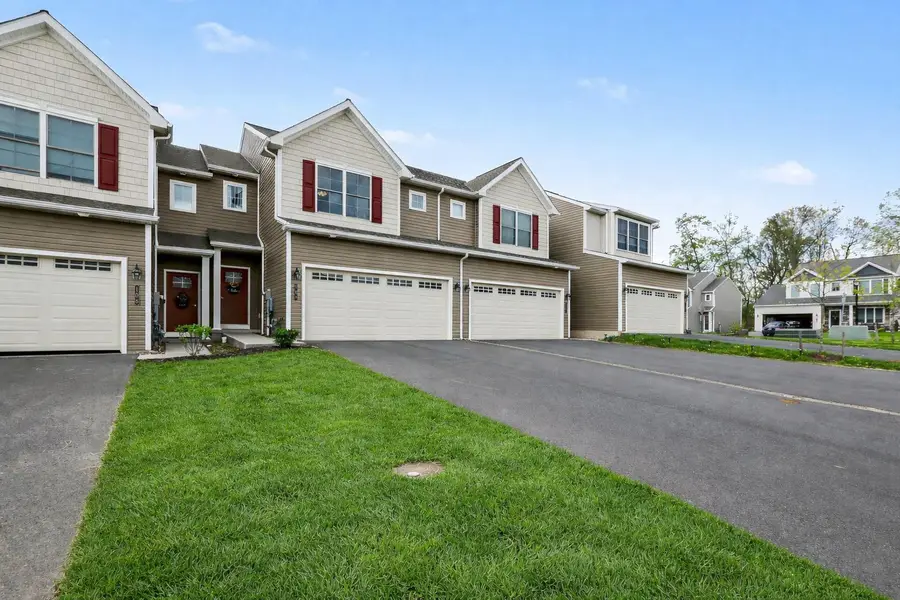 104 Magnolia Dr, Middletown, PA 17057 - #2