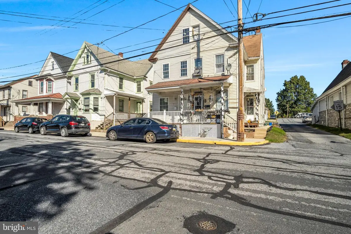 125 E Emaus St, Middletown, PA 17057 - #1