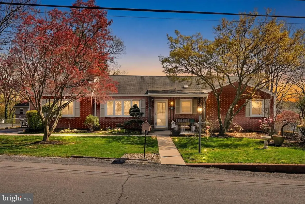 5109 Ridgeview Dr, Harrisburg, PA 17112 - #1