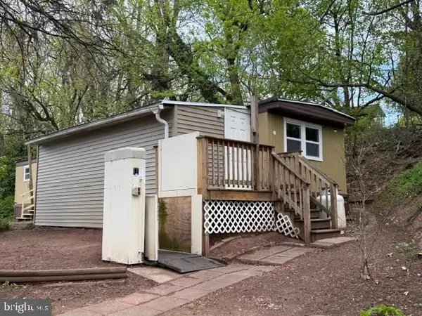 20 Oakland Mnr, HIGHSPIRE, PA 17034