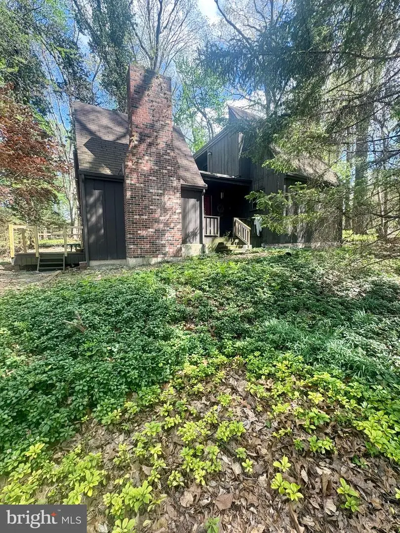 1085 Greenhill Dr, Hummelstown, PA 17036 - #1