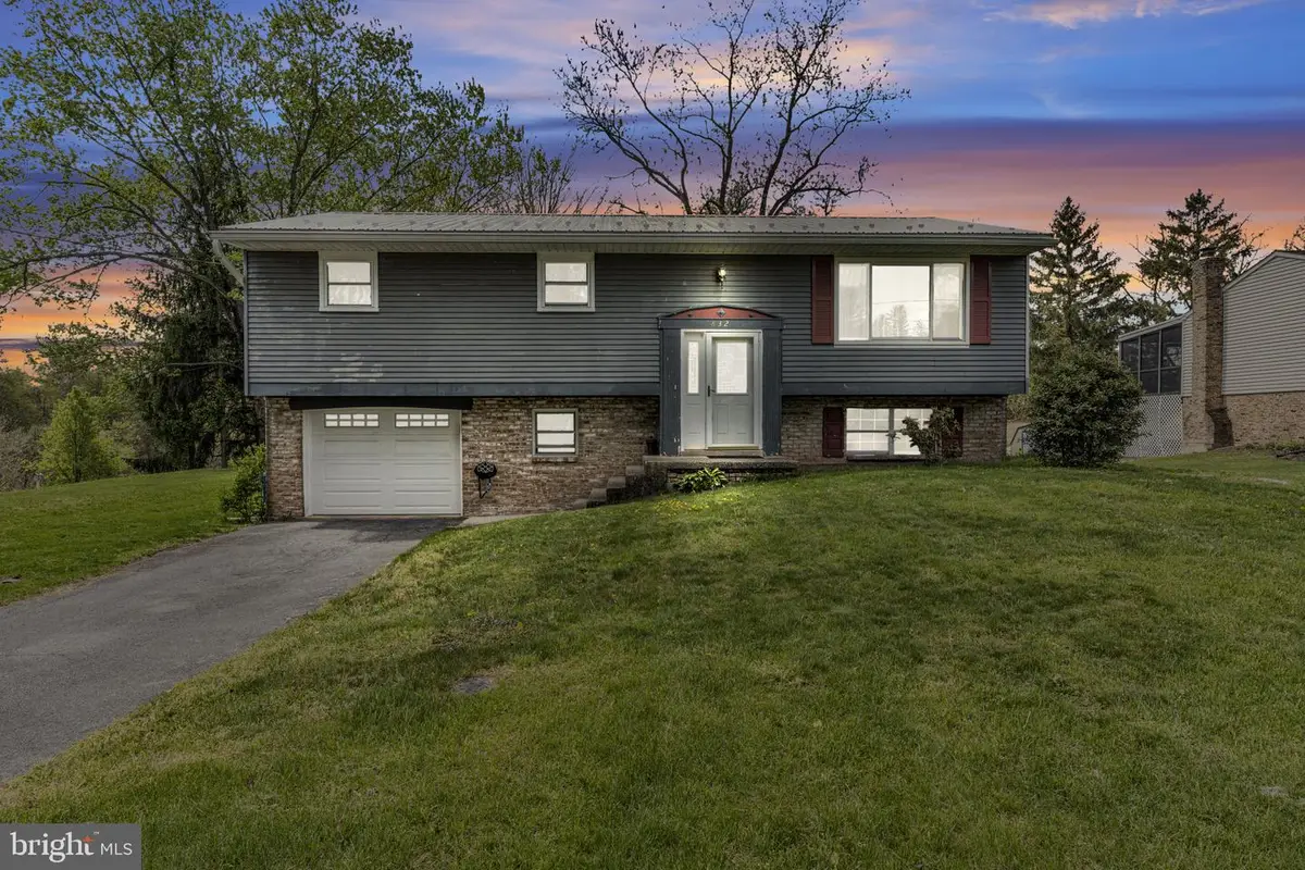 832 Stoney Creek Dr, Dauphin, PA 17018 - #1