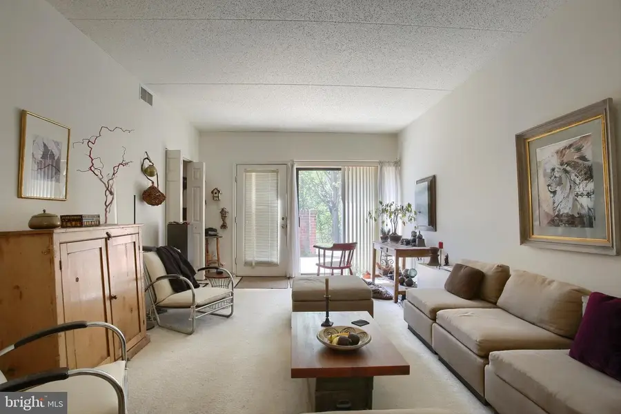 1213 Cherrington Dr, Harrisburg, PA 17110 - #2