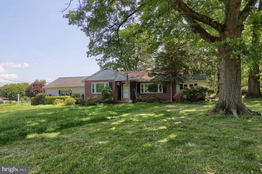 599 Colonial Club Dr, Harrisburg, PA 17112 - #2