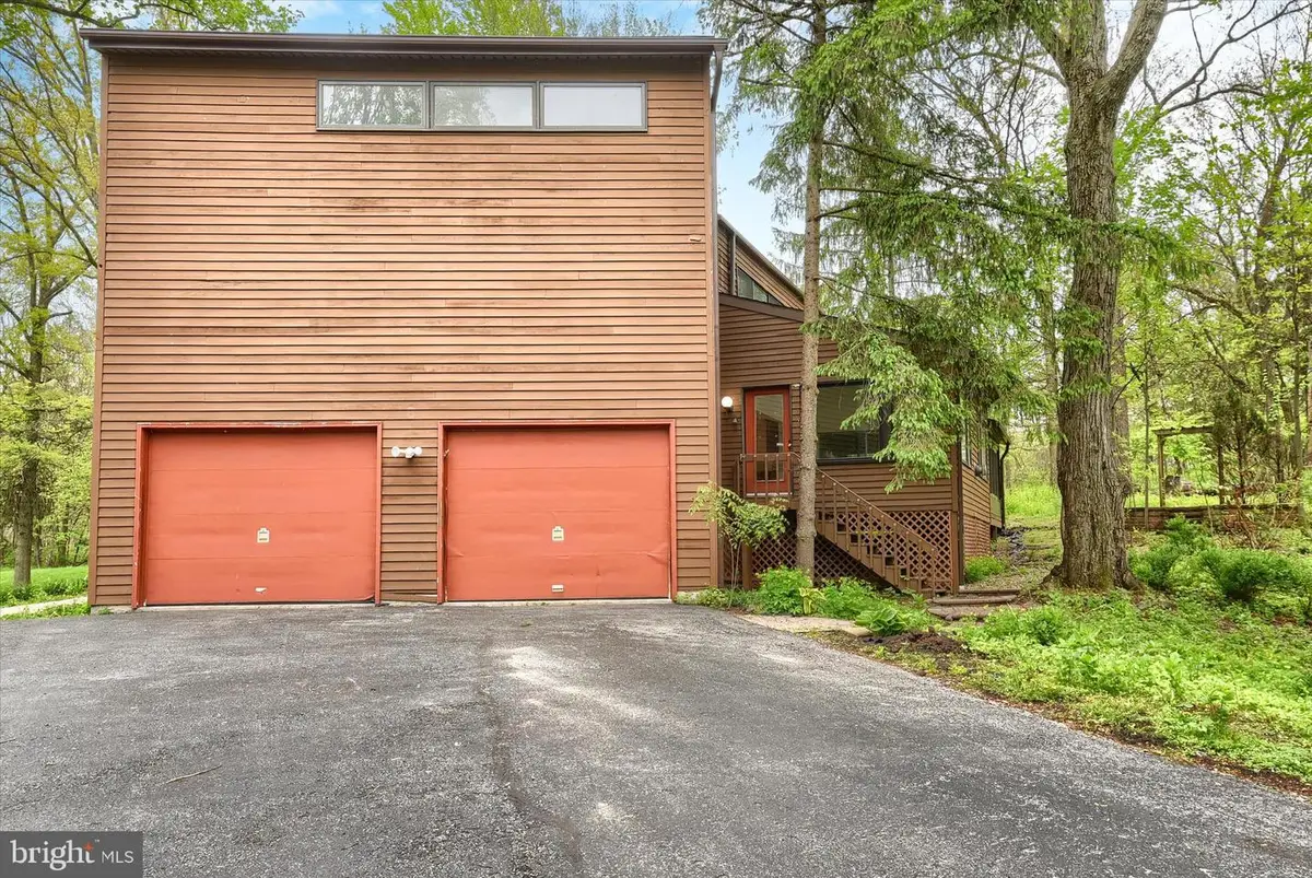 8 Pheasant Dr, Hershey, PA 17033 - #1