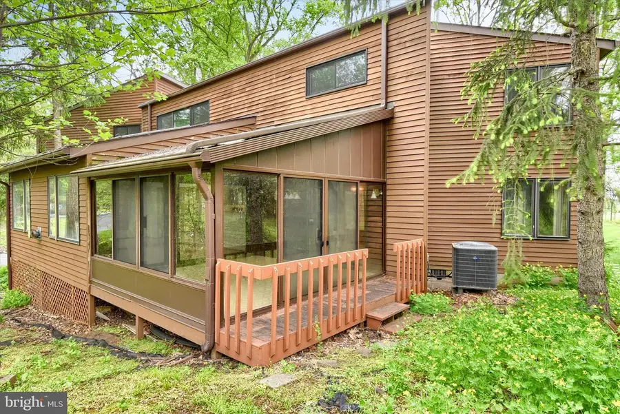 8 Pheasant Dr, Hershey, PA 17033 - #3