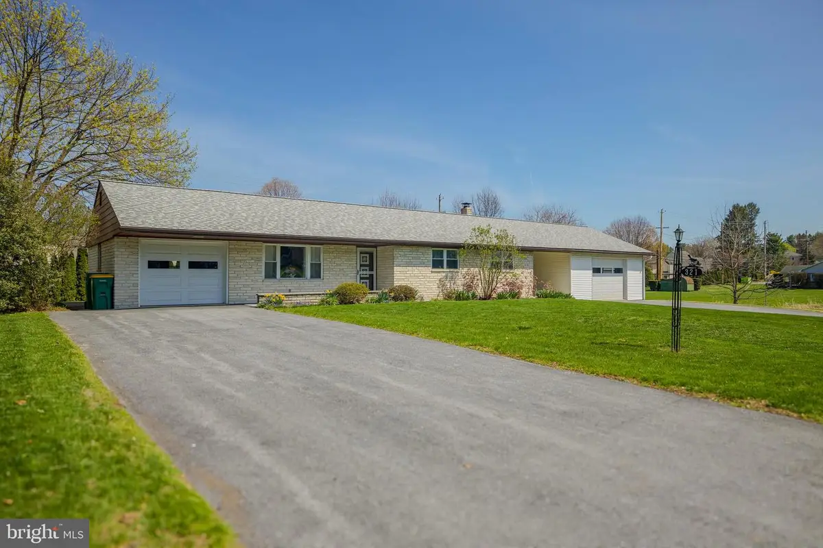 321 E Glenn Rd, Hershey, PA 17033 - #1