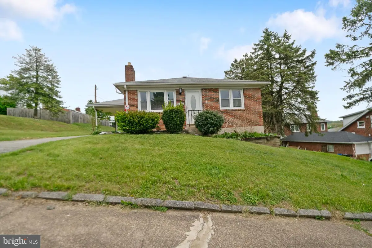 105 N 30th St, Harrisburg, PA 17111 - #1